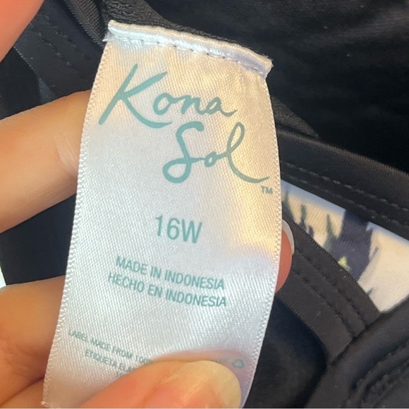 Kona Sol Women’s Black Floral One Piece Size 16W - Picture 2 of 5